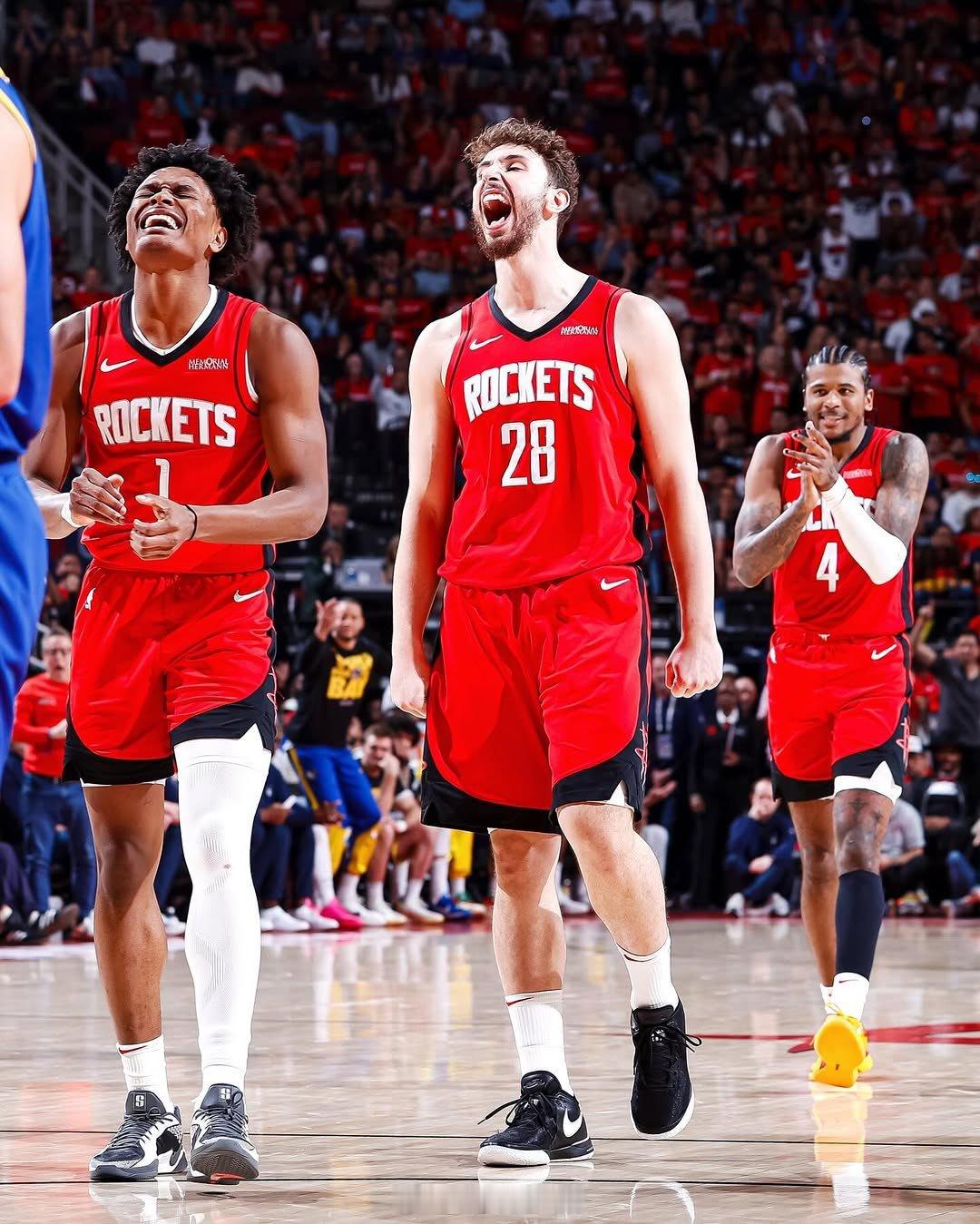 转折点!萨克拉门托国王篮板制胜;中超清晨攻防权衡;悬念犹存;年轻球员得到机会的简单介绍 转折点!萨克拉门托国王篮板制胜;中超清晨攻防权衡;悬念犹存;年轻球员得到机会的简单介绍